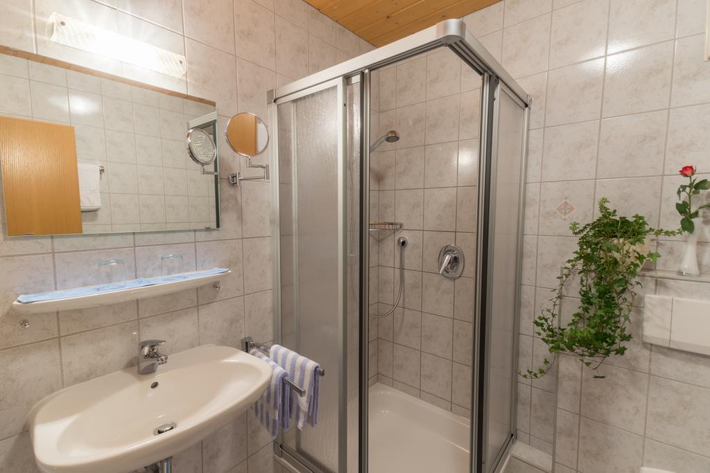Landhaus Berktold Obermaiselstein Szoba fotó